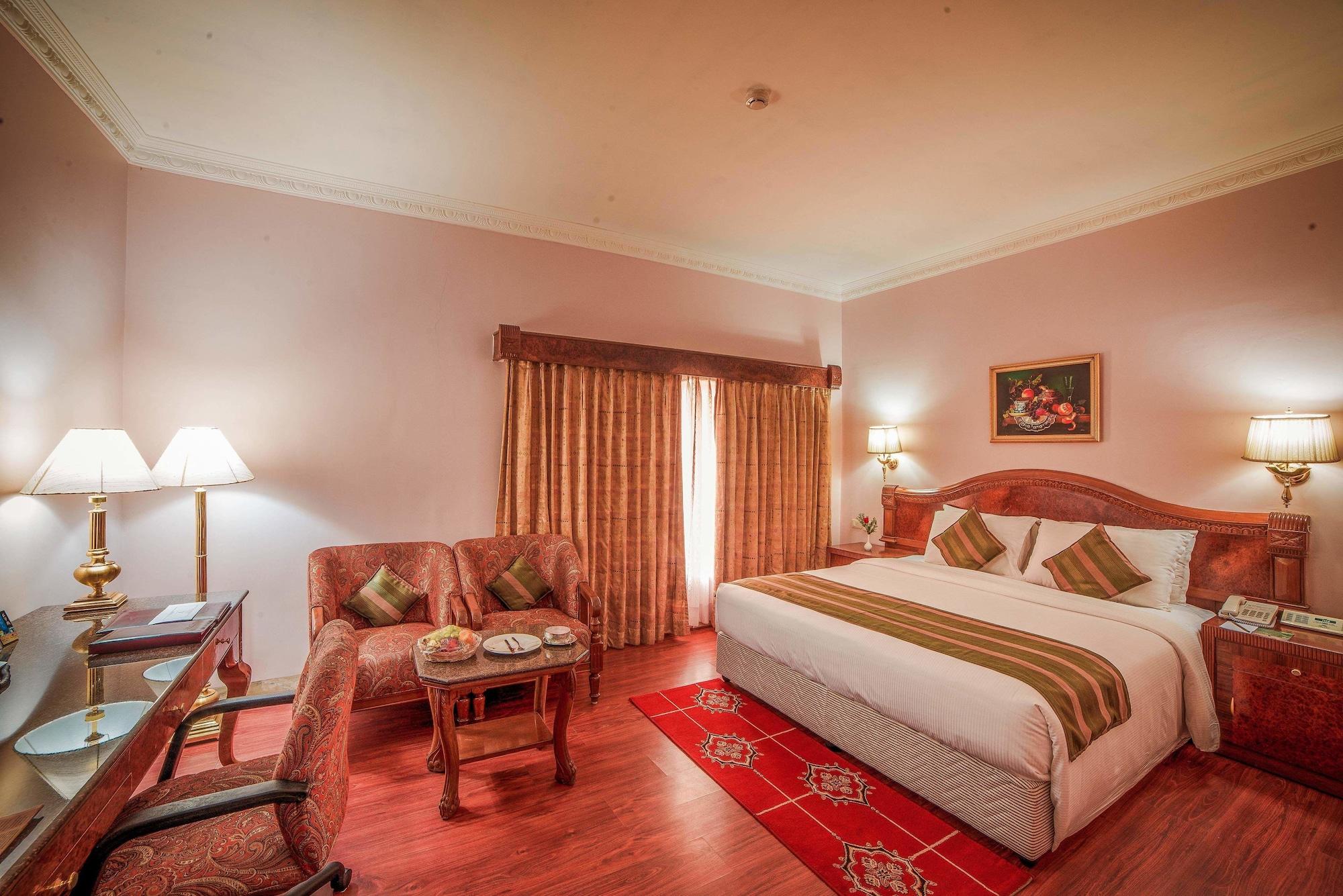 Raj Park Hotel Ченай Екстериор снимка