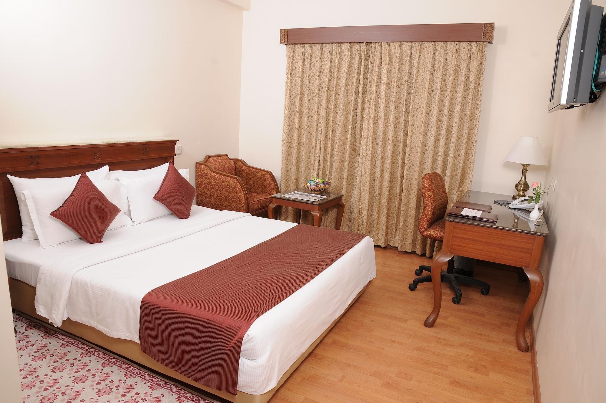 Raj Park Hotel Ченай Екстериор снимка