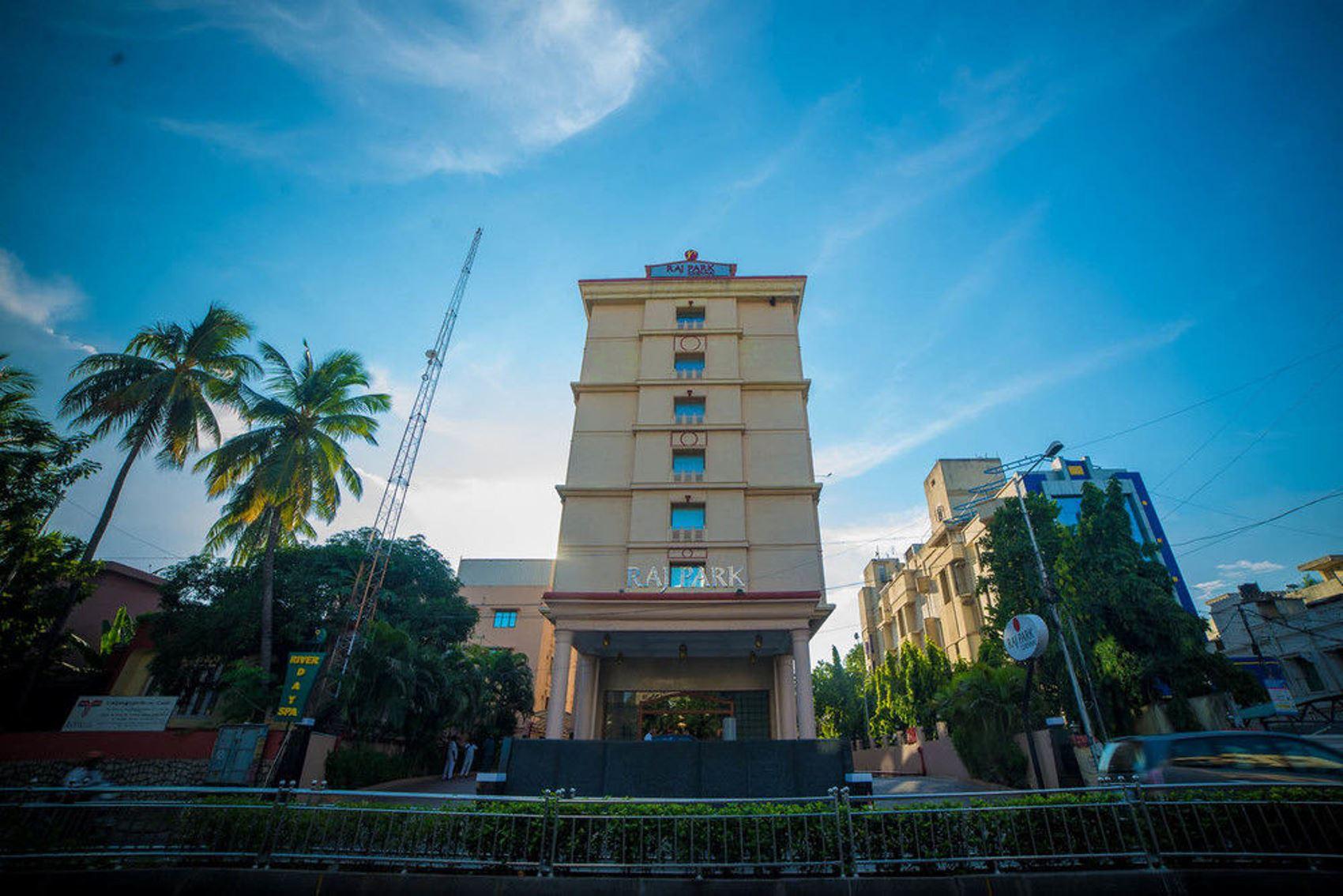 Raj Park Hotel Ченай Екстериор снимка