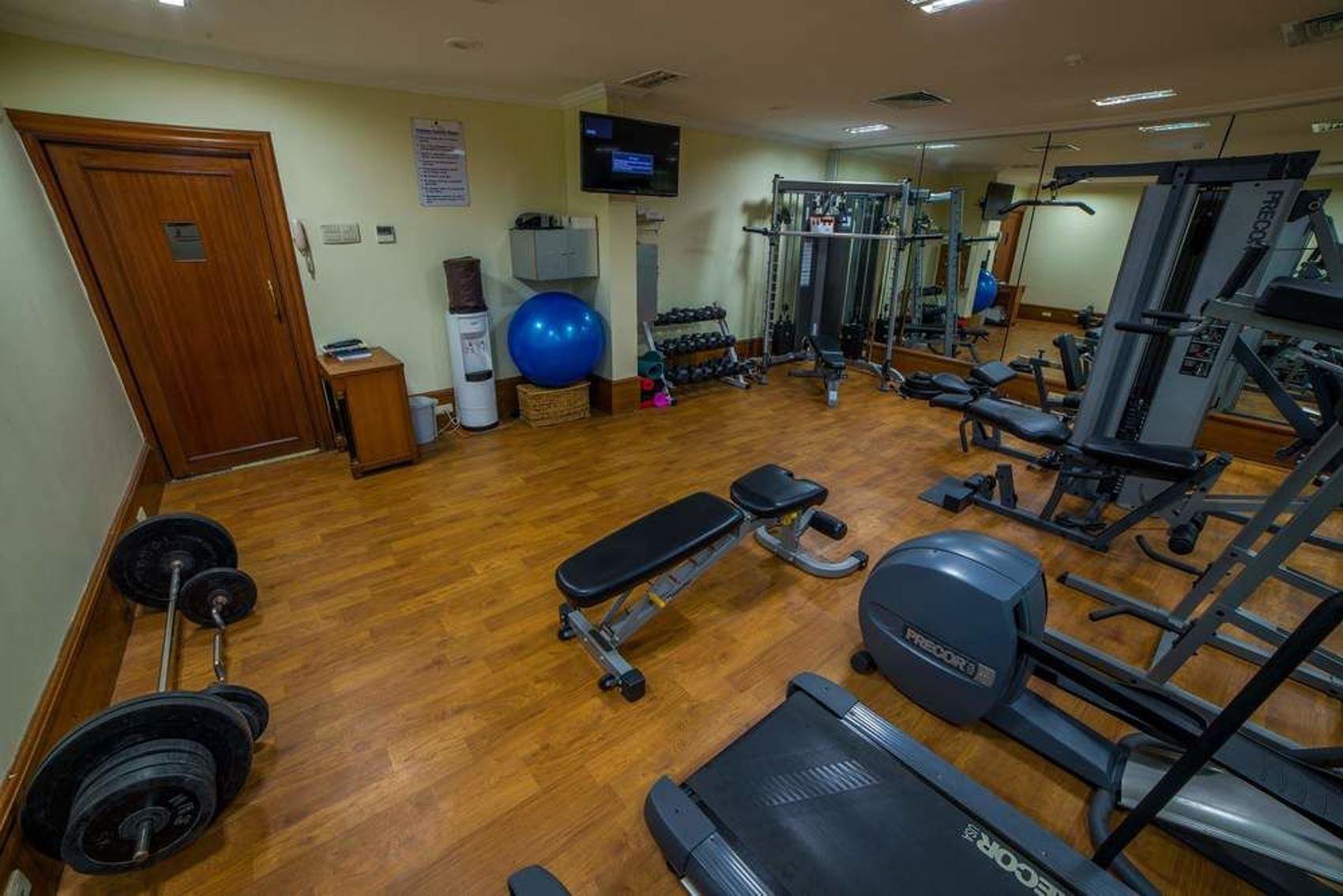 Raj Park Hotel Ченай Екстериор снимка