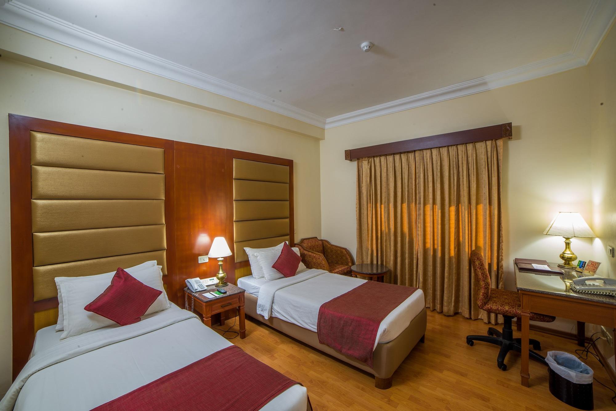 Raj Park Hotel Ченай Екстериор снимка