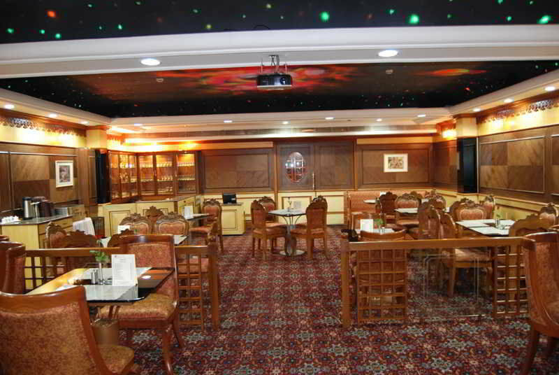 Raj Park Hotel Ченай Екстериор снимка